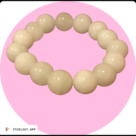 Beautiful Milky Quartz Bracelet - Picture 2 of 4